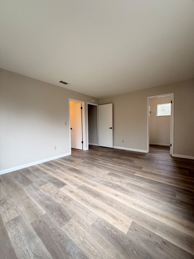 Building Photo - 11150 Trinity River Dr