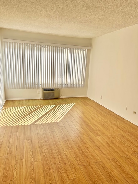 Building Photo - 428 Hayworth Ave