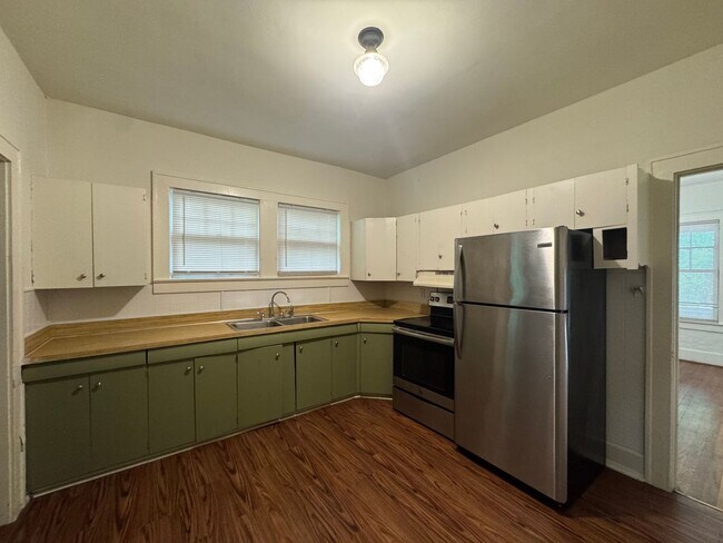 Building Photo - Charming 3BR House in Birmingham
