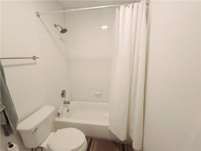 Building Photo - 7512 Freret St
