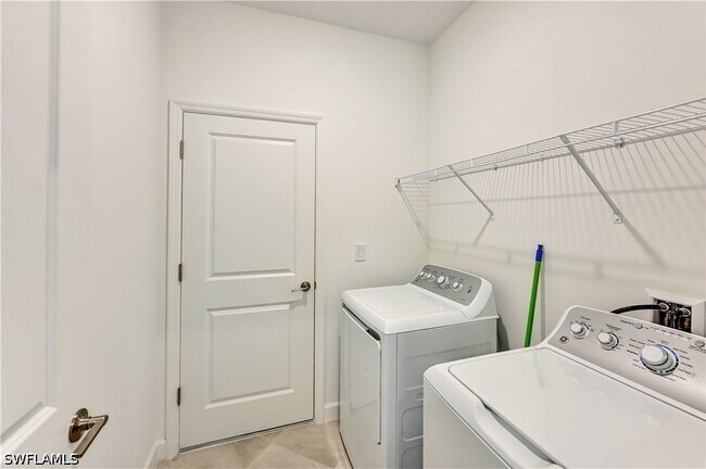 Building Photo - 20545 Hazelnut Ct