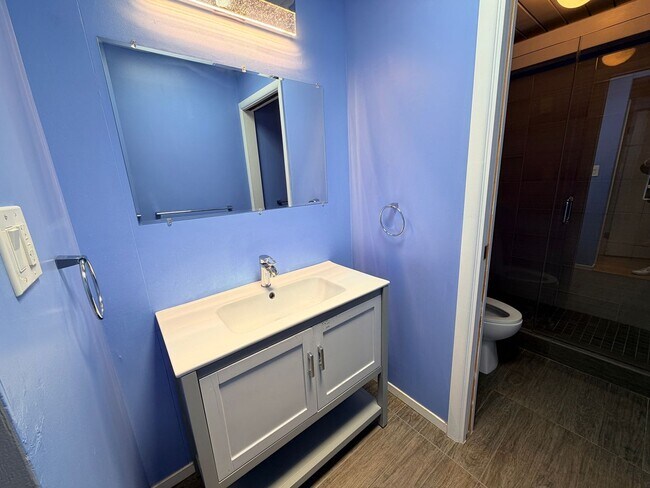 Building Photo - San Mateo 4Bed/2Ba Eichler Home with Putting Green, Vegetable Garden & Designer Finishes
