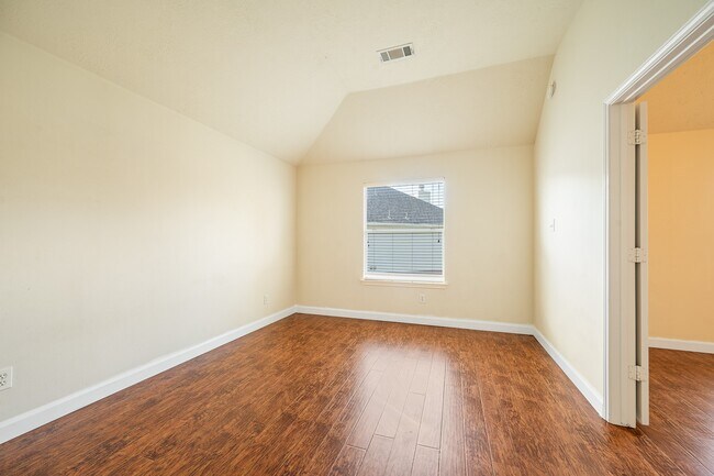 Building Photo - 11134 Maynard Pl