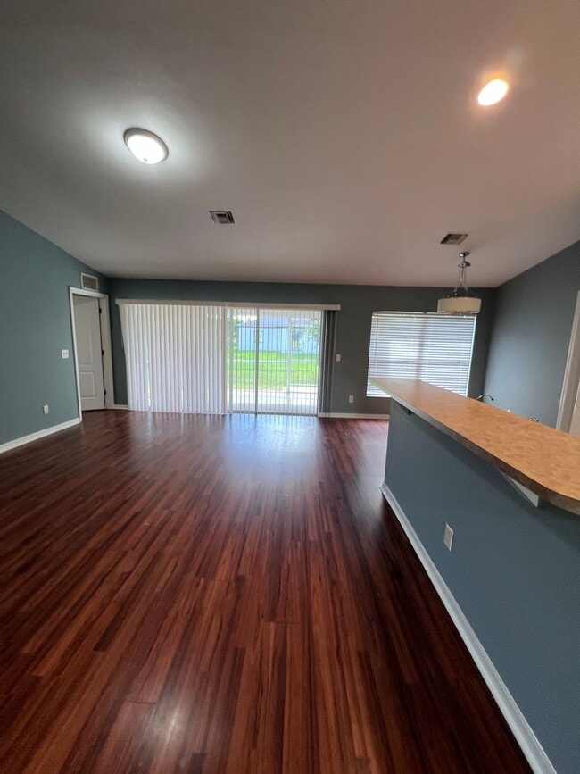 Building Photo - Charming 3-bedroom, 2-bath single-family home with a garage.