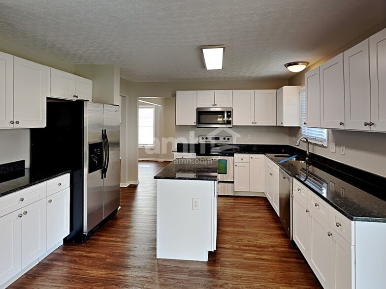 Building Photo - 421 Furman St