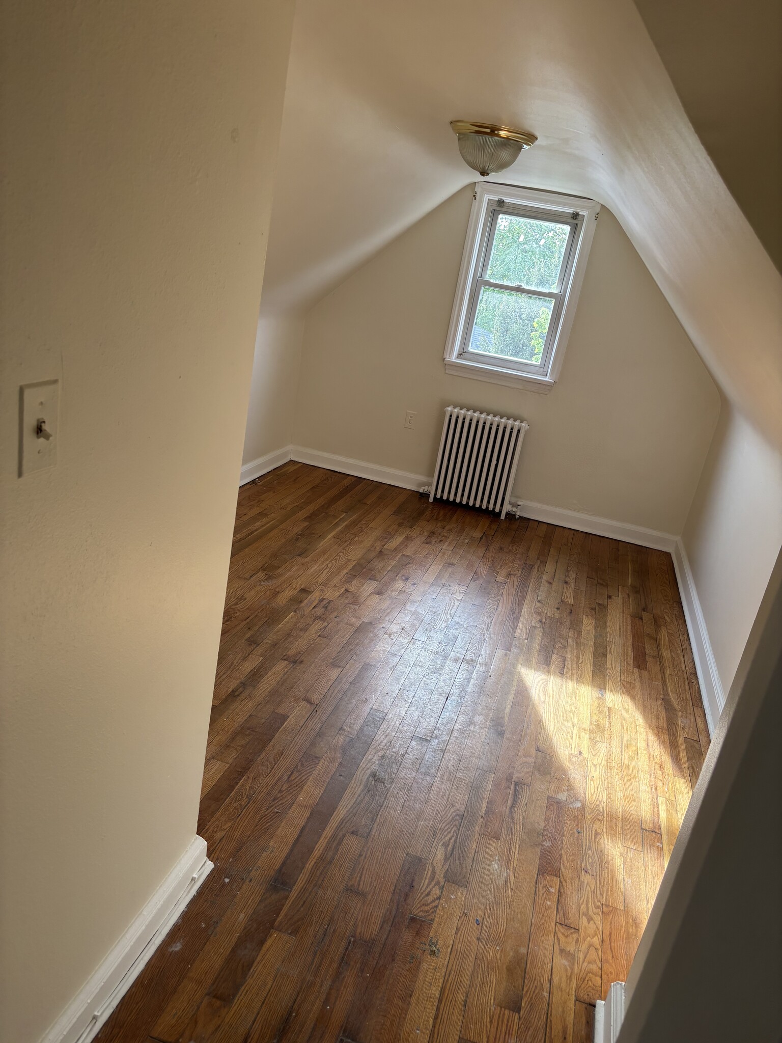 Building Photo - 56 Riverview Ave