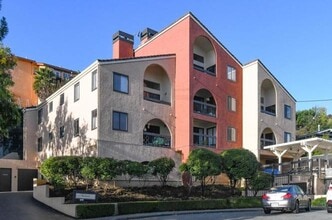 Building Photo - First-Floor 2-bedroom/2-bathroom Condo In San Carlos Available Now!