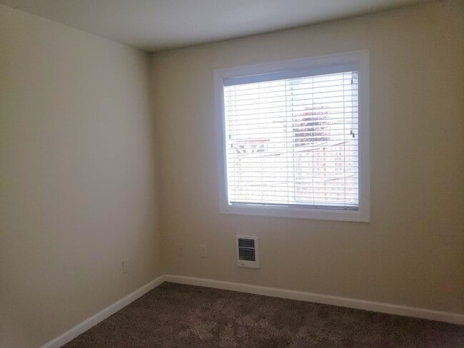 Building Photo - **PENDING** Great West Slope Condo!