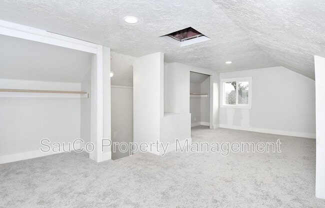 Building Photo - 202 NE 92nd Pl