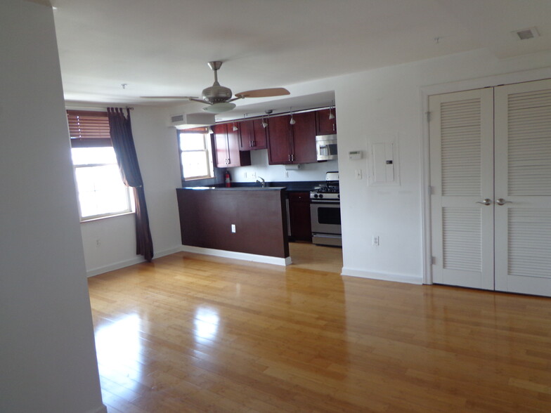 Living room/kitchen - 1417 Newton St NW
