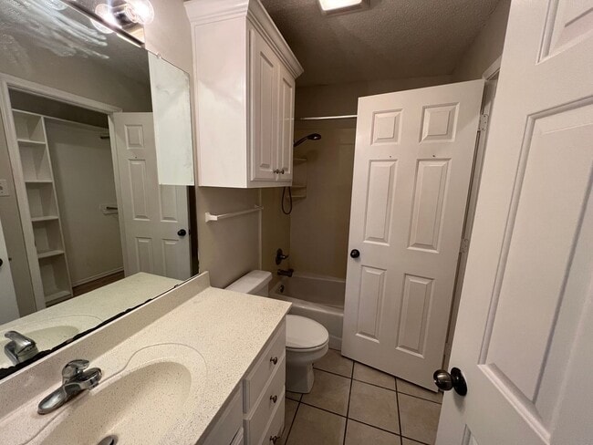 Building Photo - 3110 110th St