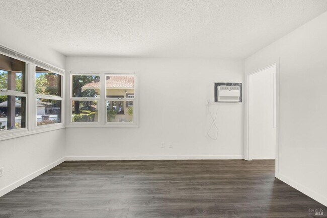 Building Photo - Salling - 1421 Clay Street