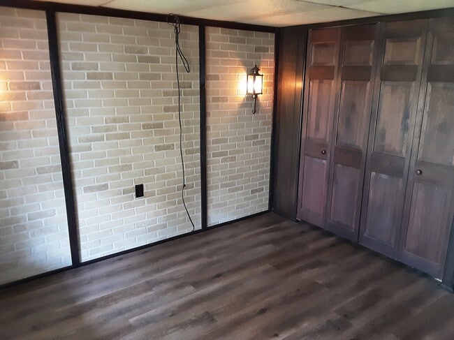 Building Photo - 4010 W Madison St