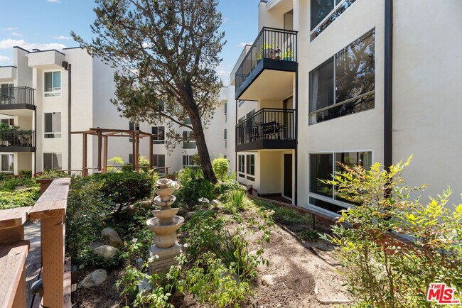 Building Photo - 1340 S Beverly Glen Blvd