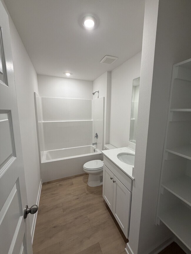 Building Photo - 562 Arizona St