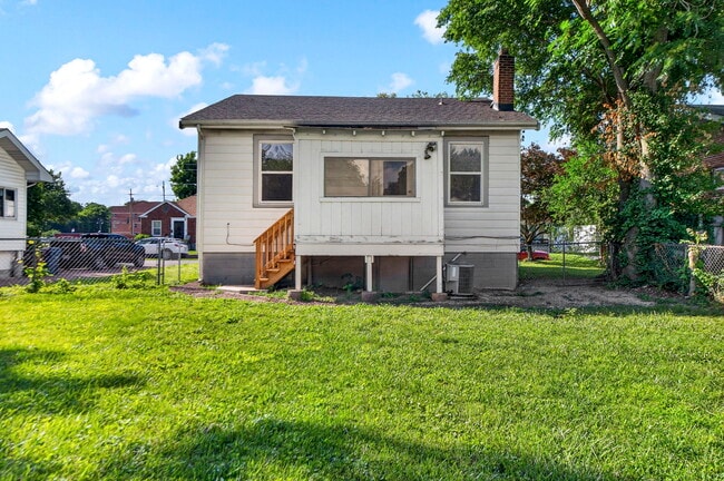 Building Photo - 12 Lee Ave