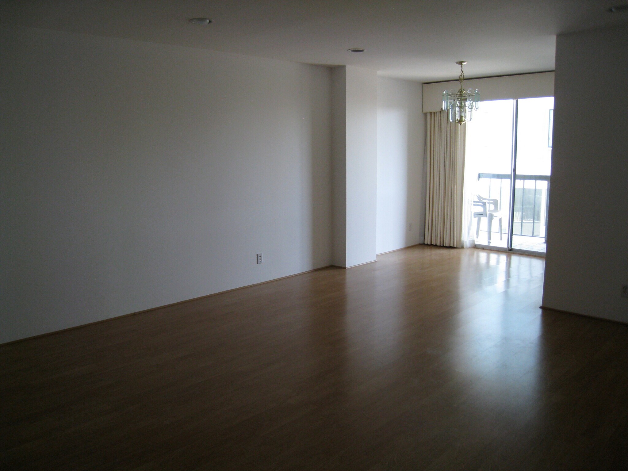 living room - 10747 Wilshire Blvd