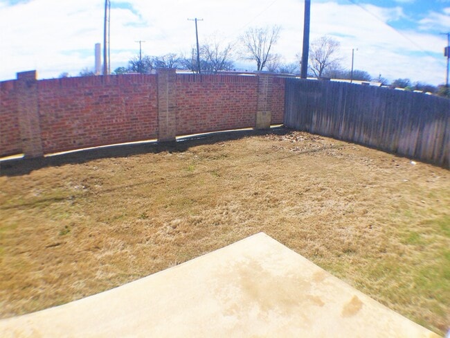 Building Photo - Great 3 Bedroom 2 Bath in Denton!