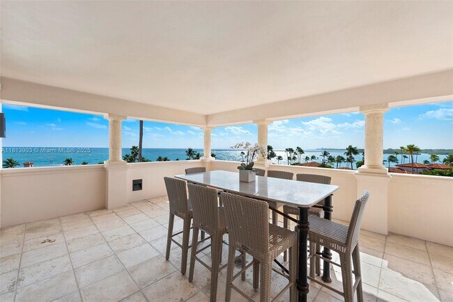 Building Photo - 19253 Fisher Island Dr