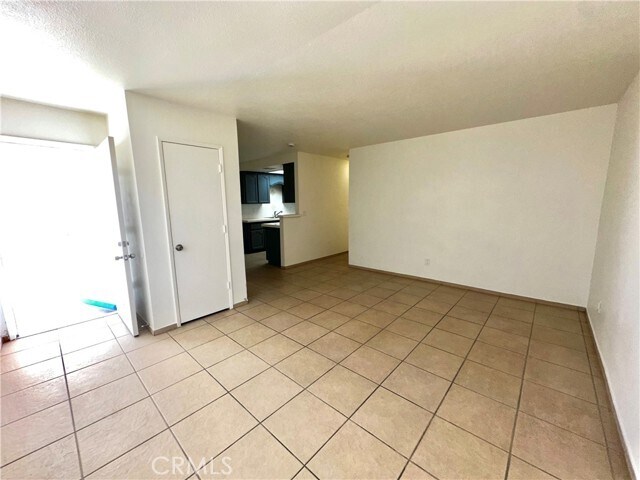 Building Photo - 10918 Maya St