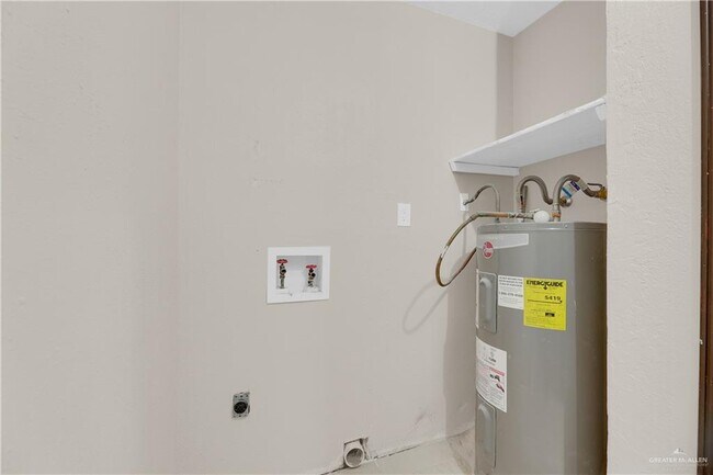 Building Photo - 19 S 41st St