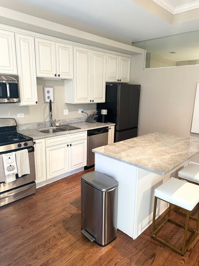 Building Photo - 212 W Washington St