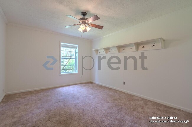 Building Photo - 1558 O'Connor Dr
