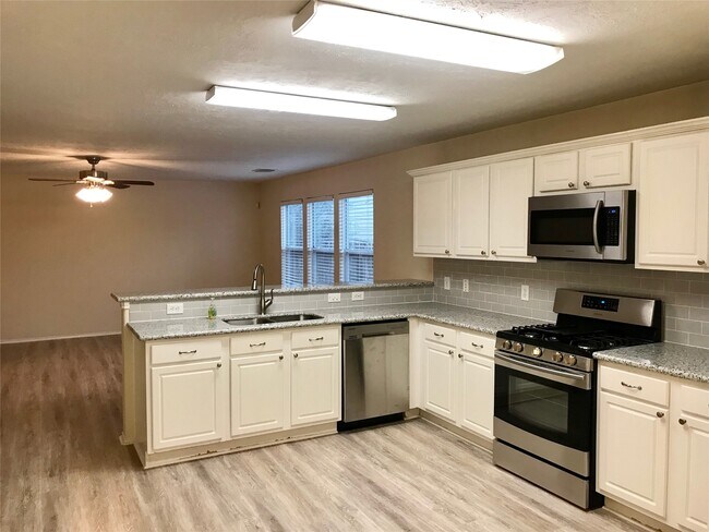 Building Photo - 115 S Vesper Bend Cir