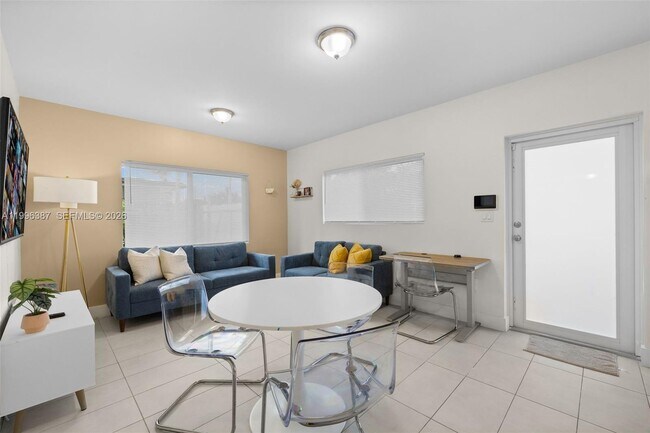 Building Photo - 1286 NE 109th St