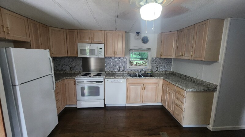 Building Photo - 105 Ironstone Rd