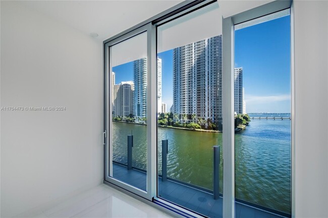 Building Photo - 300 Biscayne Blvd Way