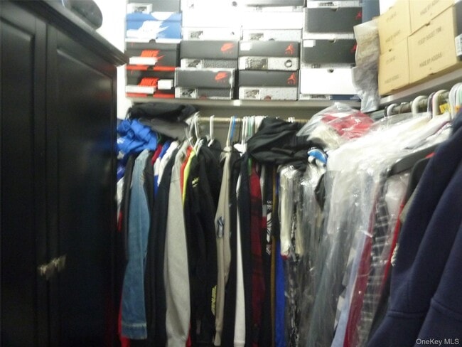 Building Photo - 143 Parkside Dr