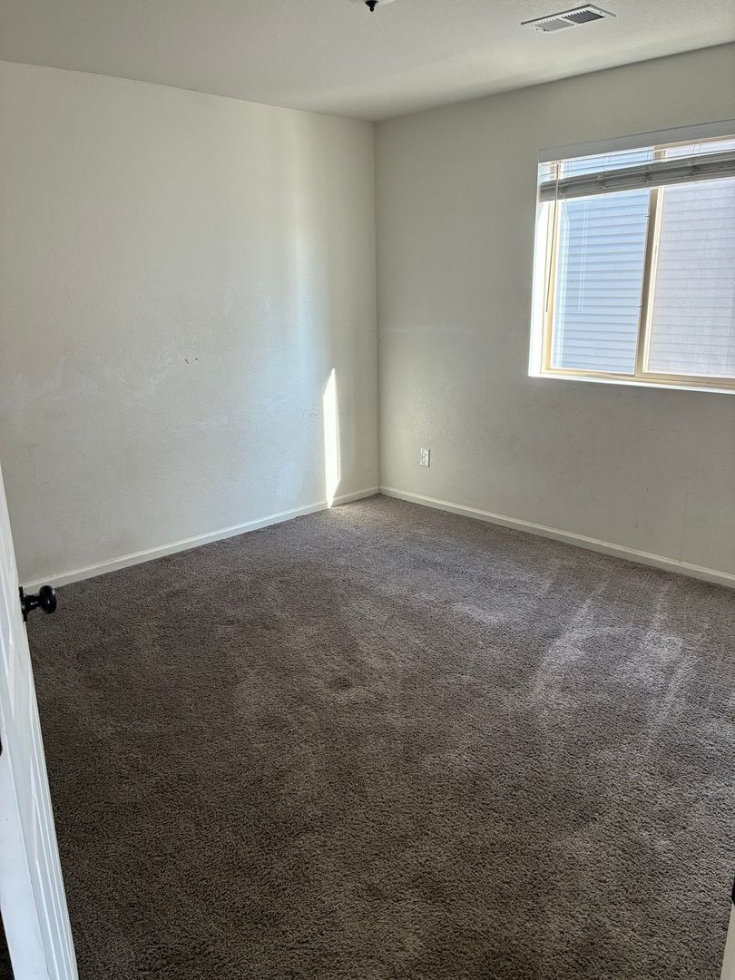 Building Photo - 18955 E Robins Pl