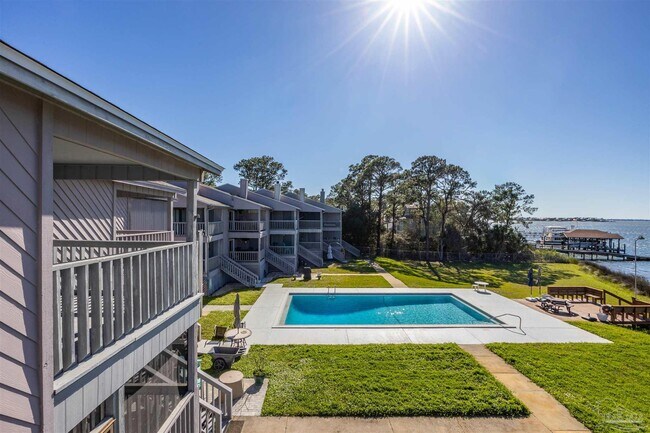 Building Photo - 14180 River Rd