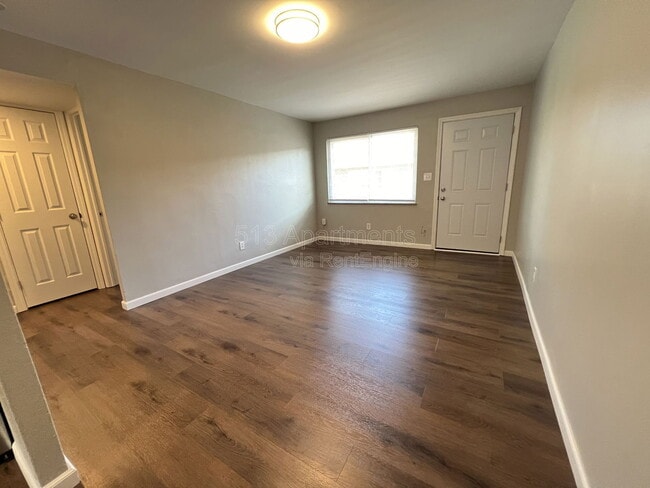 Building Photo - 524 Rockdale Ave