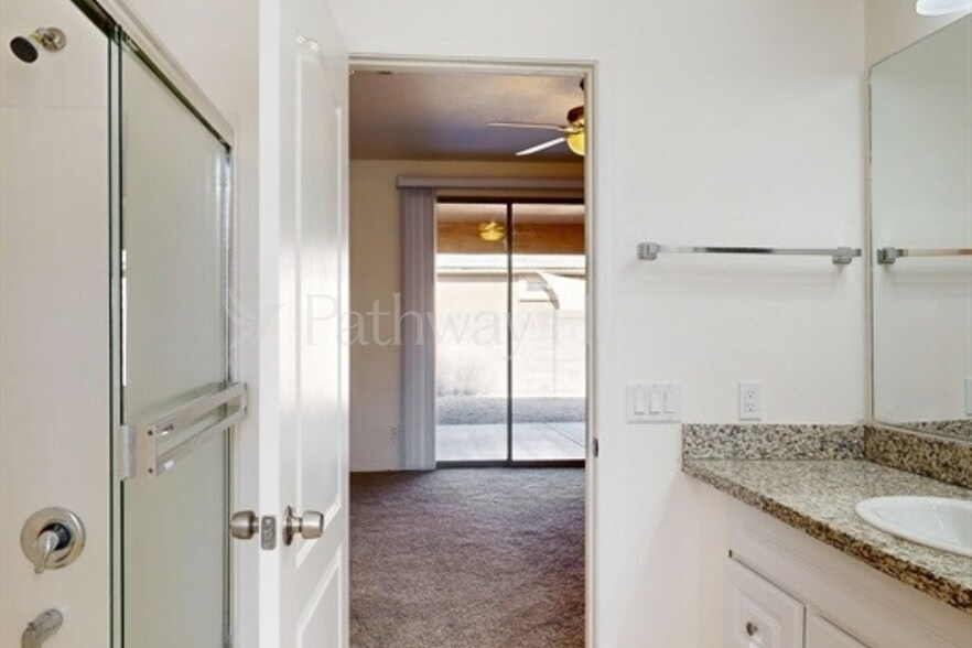 Building Photo - 8718 N 57th Ln