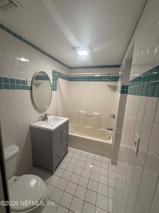 Building Photo - 203 SW 51st Ave