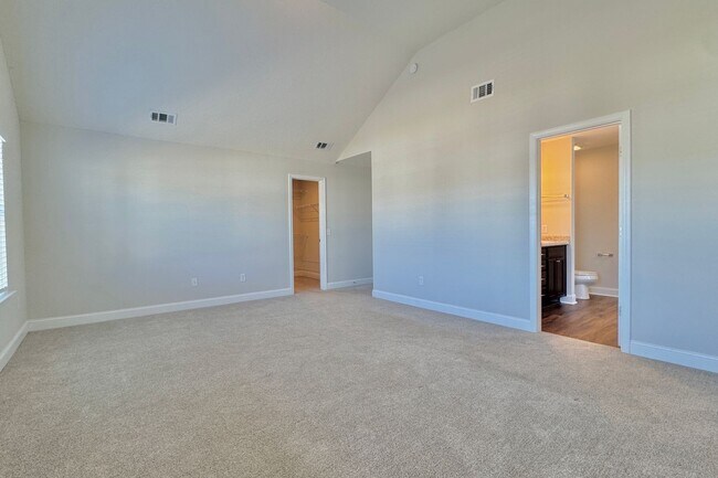 Building Photo - AVAILABLE NOW! (One Pet Maximum)