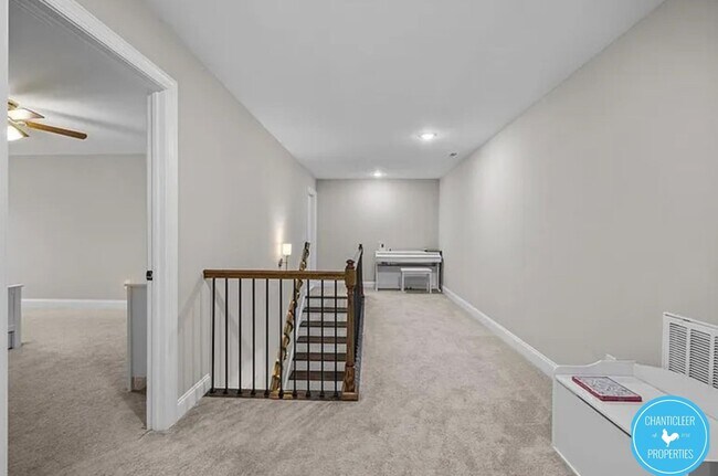 Building Photo - 306 Lamplighter Cir