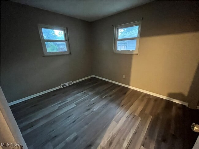 Building Photo - 346 Gayle Dr