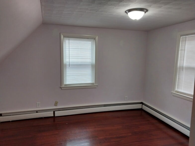 Building Photo - 87 Bradford St