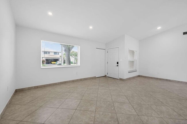 Building Photo - 1329 SW 151st Way