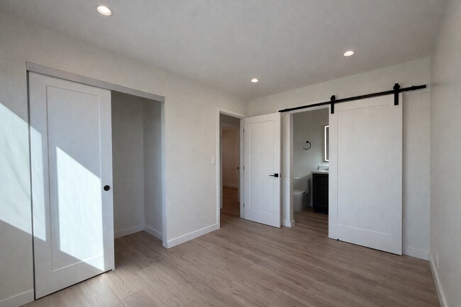 Building Photo - 4601 Almayo Ave