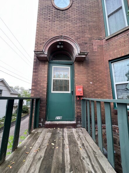 Building Photo - 319 N 4th Ave W