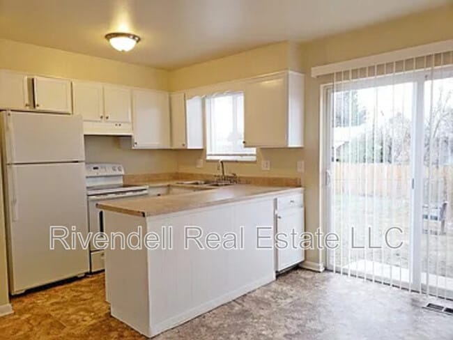 Building Photo - 48 Lima St