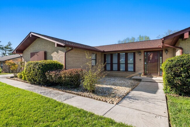 Building Photo - 3047 Staffordshire Blvd