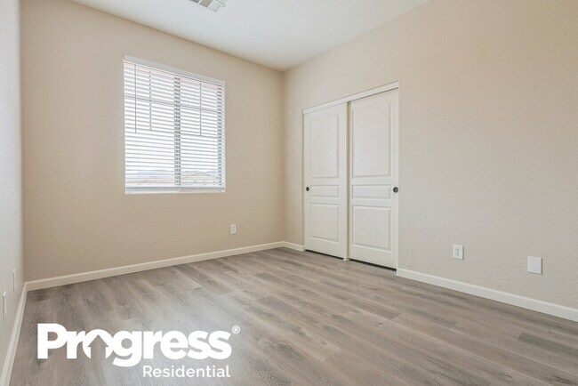 Building Photo - 7206 W Alta Vista Rd