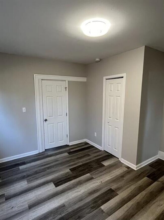 Building Photo - 4124 Larkwood Ave