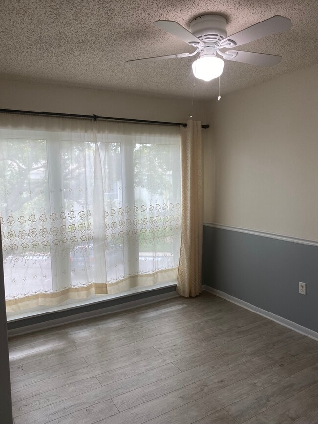 Building Photo - 610 Windrush Bay Dr