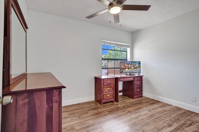 Building Photo - 1403 Congressional Way